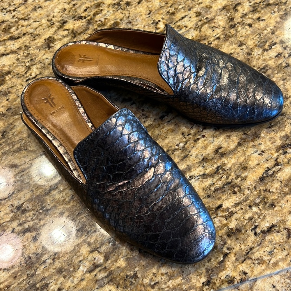 Frye 🐍 Snake Print Mule